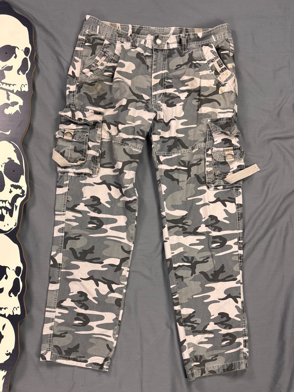 Gianni Bini Outlet Men’s 36 Gray Camo Cargo Work Pants Stained Utility Pants